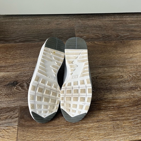 Air Max Thea GS 'Grey Hyper Pink' 6.5 Youth - Picture 5 of 7